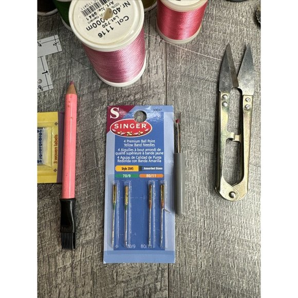 Vintage Carrying Sewing Box Wood Handle Removable Plastic Tray w/ Extras Lot - Picture 9 of 16